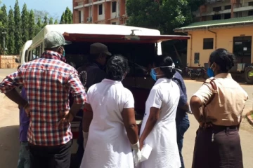 வவுனியாவில் தூக்கில் தொங்கிய நிலையில் குடும்பஸ்தரொருவர் சடலமாக மீட்பு!