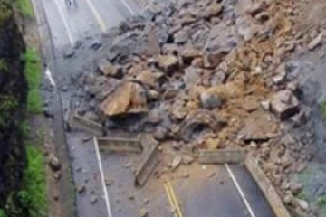 දිස්ත්‍රික්ක තුනකට නායයෑමේ අනතුරු ඇඟවීම්..