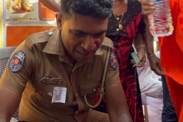 கோட்டை நீதவான் நீதிமன்ற வளாகத்தில் பதற்றம்! ஆர்ப்பாட்டக்காரர்களின் தாக்குதலில் காவல்துறையினர் படுகாயம்