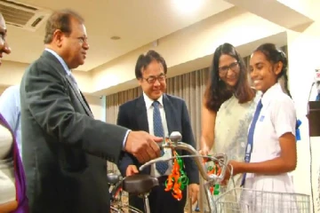 இலங்கையில் வறிய மாணவர்களுக்கு ஜப்பான் அளித்த அன்பளிப்பு