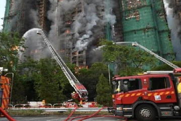 ஹாங்காங்கில் அடுக்குமாடி குடியிருப்பில் தீ விபத்து ; நால்வர் பலி