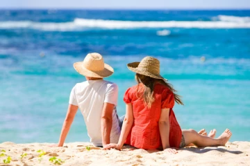 வெளிநாட்டிலிருந்து இலங்கை வந்த தம்பதியினருக்கு காத்திருந்த சோகம்