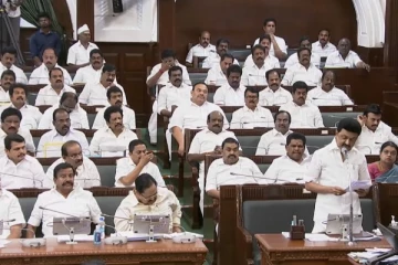 ஆளுநருக்கு எதிராக முதலமைச்சர் கொண்டு வந்த தீர்மானம் பேரவையில் நிறைவேறியது