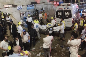 மத வழிபாட்டு கூட்ட நெரிசலில் சிக்கி 44 பேர் பலியான சோகம்