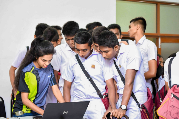 உயர்தர பரீட்சை மாணவர்களுக்கு முக்கிய அறிவிப்பு | Ban On Possession Of Electronic Devices Exam