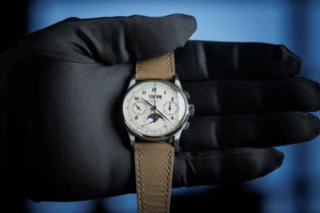 ஏலத்தில் புதிய சாதனை படைத்த படேக் பிலிப் கைக்கடிகாரம்: வாங்கப்பட்ட தொகை எவ்வளவு தெரியுமா?