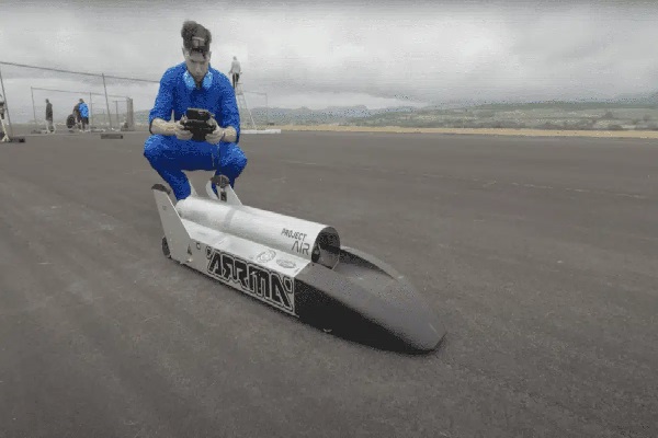 பிரிட்டனைச் சேர்ந்தவர் படைத்த கின்னஸ் சாதனை | Guinness Record Created By A Briton