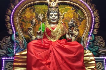 காதலர்களை காப்பாற்றிய சாமுண்டி அம்மன்- சுவாரசிய சம்பவம்