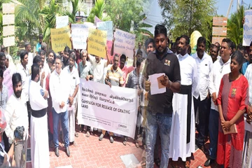 மன்னாரில் கால்நடைப் பண்ணையாளர்கள் போராட்டம்