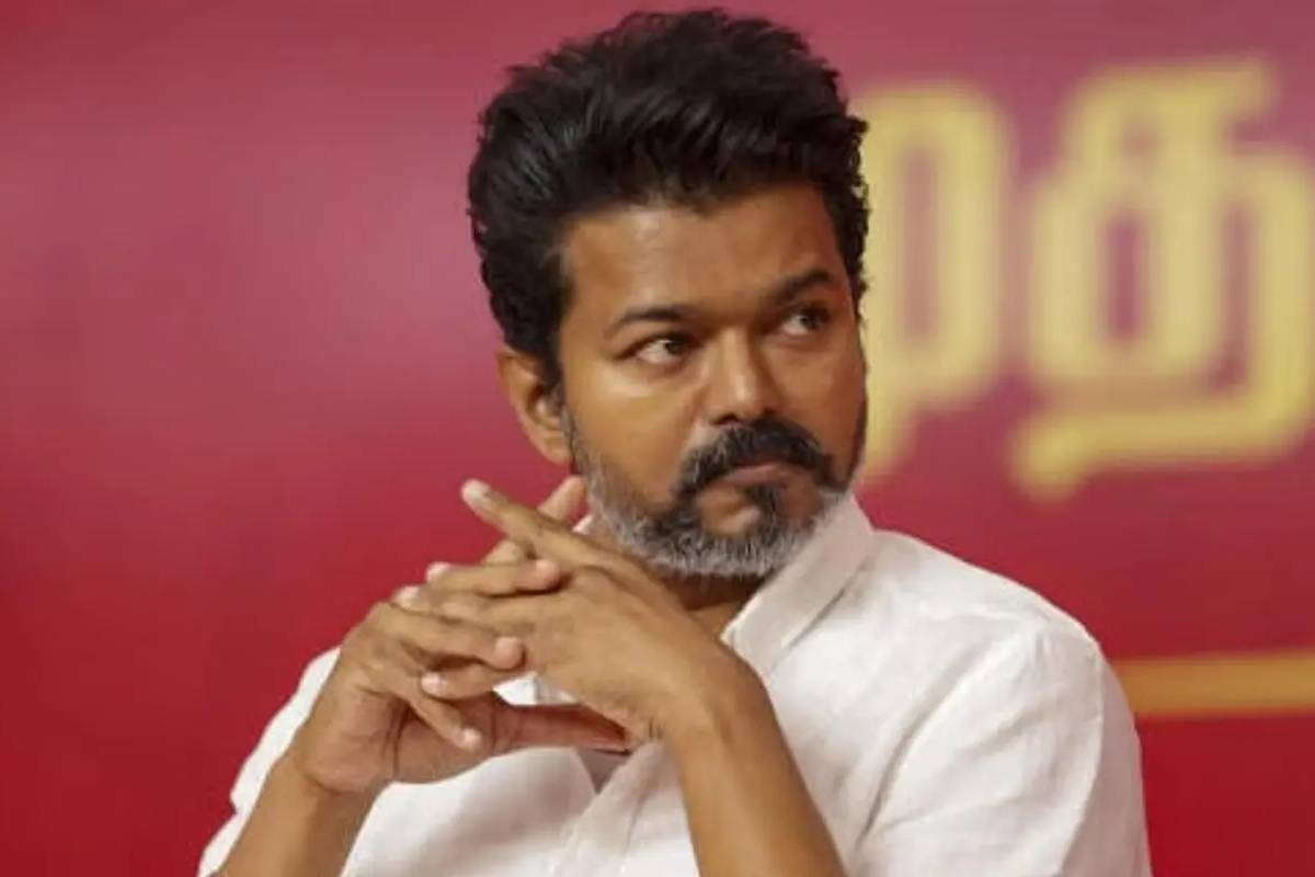 விஜய் வீட்டு வாசலில் அழுத கர்பிணி பெண் - படு வைரலாகும் காணொளி | Pregnant Woman Cries Vijay S Doorstep Viral Video