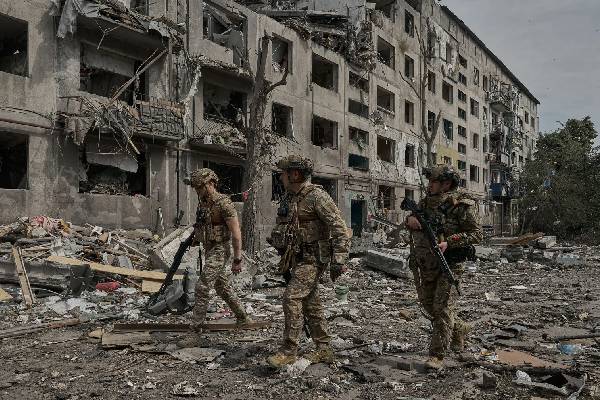 Chelsea அணியை விற்றத் தொகை... ரஷ்ய கோடீஸ்வரருக்கு இறுதி எச்சரிக்கையை விடுத்த பிரித்தானியா | Uk Gives Abramovich Final Warning Chelsea அணியை விற்றத் தொகை... ரஷ்ய கோடீஸ்வரருக்கு இறுதி எச்சரிக்கையை விடுத்த பிரித்தானியா | Uk Gives Abramovich Final Warning