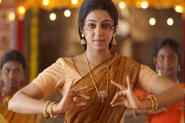 ஐடி ஊழியர் விவாகரத்தில் பதுங்கிய நடிகை லட்சுமி மேனன்- நடந்தது என்ன? | Actress Lakshmi Menon Goes Missing