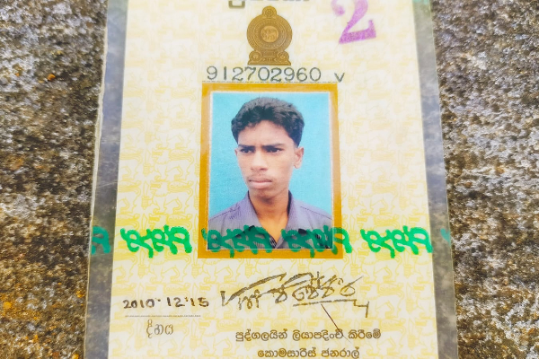 கத்திக்குத்தில் ஒருவர் பலி! சந்தேக நபர் தலைமறைவு - தேடுதல் வேட்டையில் காவல்துறையினர் (படங்கள்) | Person Killed Knife Talawakelle