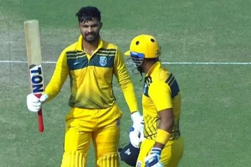 ஒரே தொடரில் 4 சதம்:  வரலாறு படைத்தார் ருத்துராஜ் கெய்க்வாட் - குவியும் பாராட்டு