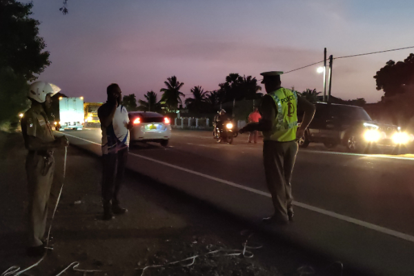 நுவரெலியாவை சுத்தப்படுத்த வந்த குழுவிற்கு இரவில் நேர்ந்த அசம்பாவிதம் | Night Tragedy Hits Team Cleaning Nuwara Eliya நுவரெலியாவை சுத்தப்படுத்த வந்த குழுவிற்கு இரவில் நேர்ந்த அசம்பாவிதம் | Night Tragedy Hits Team Cleaning Nuwara Eliya