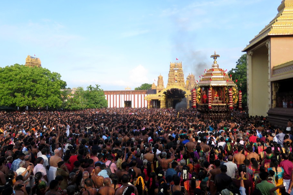 நல்லூர் ஆலய வளாகத்தில் நடைமுறைக்கு வந்துள்ள புதிய தடை - சிக்கிய 35 கடைகள்! | Nallur Kandaswamy Temple Live