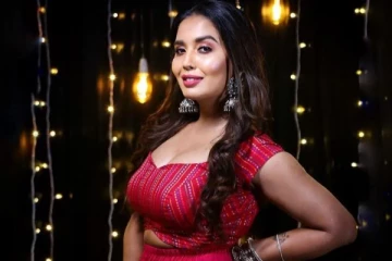 Night Hotel Room கதவ தட்னாங்க...  மனம் திறந்த பிரபலம்!