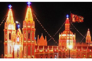 2 ஆண்டுகளுக்குப் பின்...கொடியேற்றத்துடன் தொடங்கிய வேளாங்கண்ணி திருவிழா