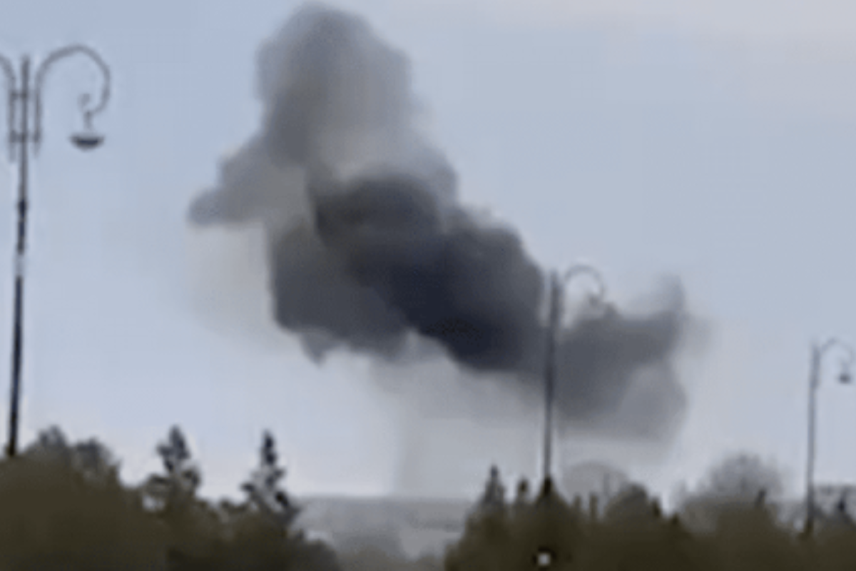 அஜர்பைஜான் விமான நிலையத்தை தாக்கிய ஈரானிய ஏவுகணைகள் | Iran Missiles Drones Fall Near Azerbaijan Airport