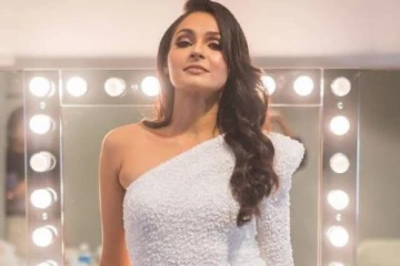 பிரபல நடிகை ஆண்ட்ரியாவின் கலக்கல் புகைப்படங்கள்