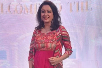 2 குழந்தைகளை பெற்ற பிறகு மீண்டும் நடிக்க வந்துள்ள நடிகை நிஷா... எந்த சீரியல் தெரியுமா?