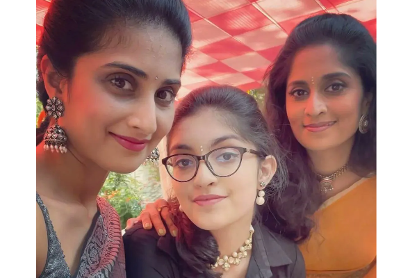 ஹீரோயின்-யே மிஞ்சும் நடிகர் அஜித்தின் மகள், இணையத்தில் வைரலான அனோஷ்கா அஜித்.. | Anushka Ajith Latest Photo