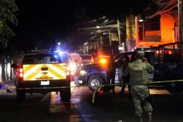 மெக்சிகோ மதுபான விடுதிகளில் இடம்பெற்ற துப்பாகிச் சூடு...8 பெண்கள் உள்பட 11 பேர் பலி