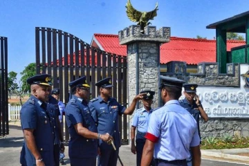 மட்டக்களப்பு  விமானப்படை தளத்துக்குள் நுழைந்தவர் அதிரடியாக  கைது!