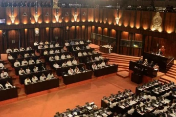 சபாநாயகர் தலைமையில் நாடாளுமன்ற அமர்வு சற்று முன் ஆரம்பம்