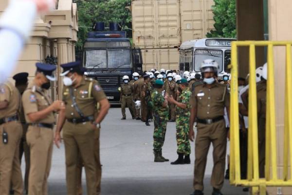 நாட்டில் கைப்பற்றப்பட்ட சட்டவிரோத ஆயுதங்கள்: அமைச்சர் வெளியிட்ட தகவல் | Illegal Weapons Seized In Sri Lanka