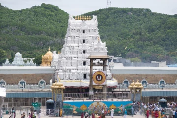 பக்தர்களுக்கு கடன்பட்ட திருப்பதி ஏழுமலையான்