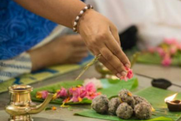 இன்று ஆடி அமாவாசை ; யாரெல்லாம் தர்ப்பணம் கொடுக்க வேண்டும் தெரியுமா? | Today New Moon Aadi Do You Know Should Tarpanam