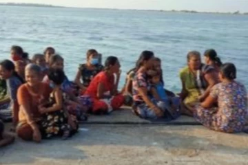 சடலங்கள் அடக்கம் செய்யும் விவகாரம்-இரணை தீவு பகுதியில் இரவு பகலாக தொடரும் எதிர்ப்புப் போராட்டம்!