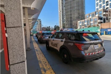 ரொரன்றோ ரயில் நிலையத்தில் இரண்டு பெண்களைக் கத்தியால் குத்திய நபர்: ஒரு பெண் பலி