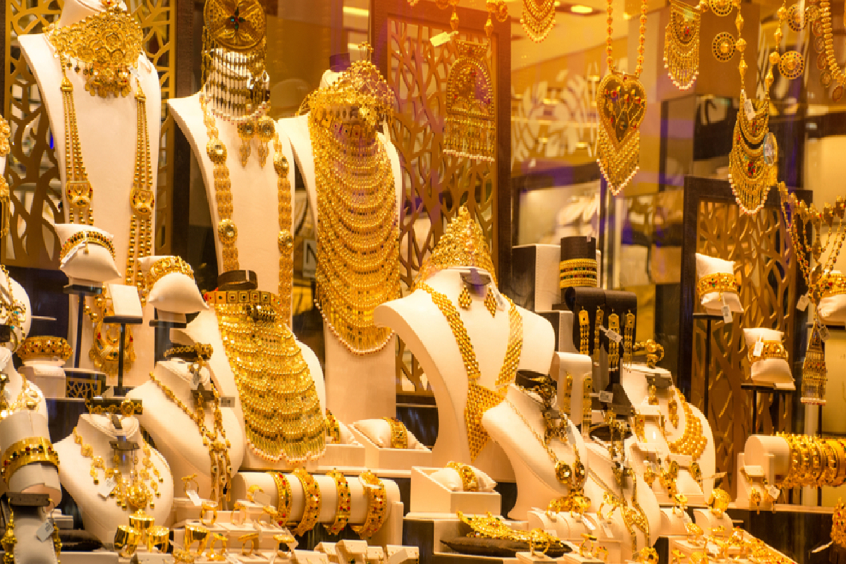 வாரத்தின் ஆரம்பத்தில் உச்சம் தொட்ட தங்கத்தின் விலை | Gold Prices Edged Higher On Monday Today வாரத்தின் ஆரம்பத்தில் உச்சம் தொட்ட தங்கத்தின் விலை | Gold Prices Edged Higher On Monday Today
