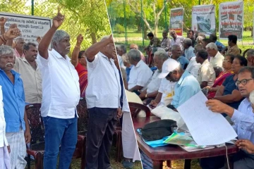 இனியும் மக்களின் காணிகளை இராணுவம் வைத்திருப்பதற்கு எந்த நியாயமும் கிடையாது - மயிலிட்டியில் போராட்டத்தில் தவிசாளர் நிரோஷ்