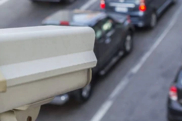 අධිවේගී මාර්ග වලත් අපරික්ෂාකාරී ලෙස රිය පදවන රියදුරන්ට වැඩ වරදී