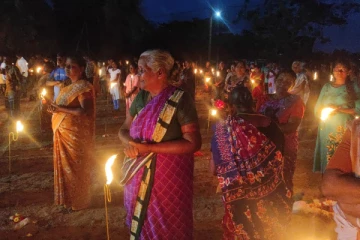 வாகரையில் உணர்வெழுச்சியுடன் மாவீரர் தினம்: துயிலுமில்லத்தில் திரண்ட மக்கள் (Photos)