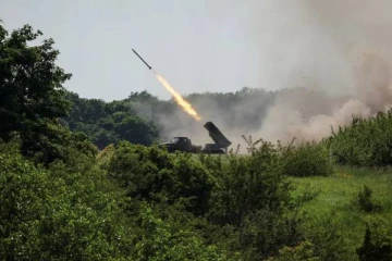 ஒரே நாளில் ரஷ்யாவின் 61 ஏவுகணைகளை சுட்டு வீழ்த்திய உக்ரைன்!