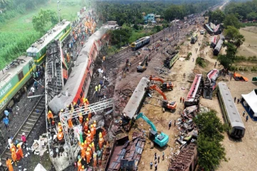 சாரதிகளின் அலட்சியம்: ஆந்திர மாநில தொடருந்து விபத்து தொடர்பில் இந்திய அரசு விளக்கம்