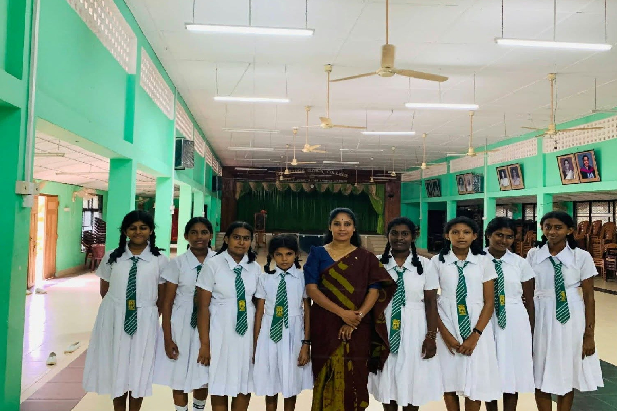 சிங்கள மொழிப் போட்டிகளில் யா/உடுப்பிட்டி மகளிர் கல்லூரி மாணவிகள் சாதனை! | Uduppiddy Ladies College Achieve Sinhala Language