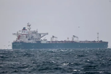 கப்பல்கள் மோதல் - 24 இந்திய ஊழியர்களுடன் சென்ற கப்பல் சிறைப்பிடிப்பு..!