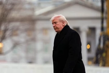 வெனிசூலா மீது விரைவில் தரைவழித் தாக்குதல் நடத்தப்படும் என அமெரிக்கா எச்சரிக்கை