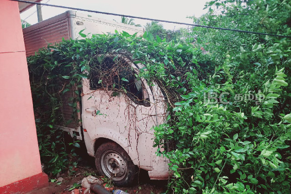 மட்டக்களப்பில் நள்ளிரவு வேளை நிகழ்ந்த அனர்த்தம் | Disaster Struck In Batticaloa At Midnight மட்டக்களப்பில் நள்ளிரவு வேளை நிகழ்ந்த அனர்த்தம் | Disaster Struck In Batticaloa At Midnight