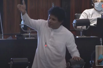 சபாநாயகர் தான் ஹொரு கோ கமவின் (திருடர் போ கிராமம்) தலைவர்! நாடாளுமன்றில் அறிவித்த எதிர்கட்சி