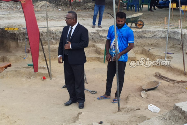 செம்மணி மனித புதைகுழிகளில் இருந்து மீட்கப்பட்ட இரும்பு உருண்டைகள் | Iron Ores Recovered From Chemmani Human Burial