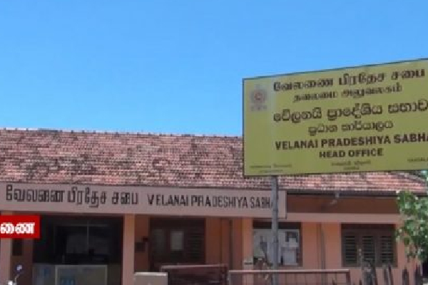 தீவக பிரதான வீதிகளுக்கு வீதி அடையாளக் குறியீடுகள் தேவை : வலியுறுத்தும் பிரதேசசபை | Road Signs Also Needed For Main Roads Of The Delft