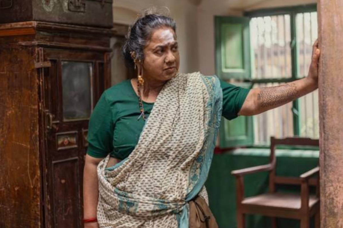 இந்த வருடம் தமிழ் சினிமாவை காப்பாற்றியதே ராதிகா தானாம், தாய் கிழவி இத்தனை கோடிகளா? | Thaai Kizhavi Movie Full Bo Details இந்த வருடம் தமிழ் சினிமாவை காப்பாற்றியதே ராதிகா தானாம், தாய் கிழவி இத்தனை கோடிகளா? | Thaai Kizhavi Movie Full Bo Details