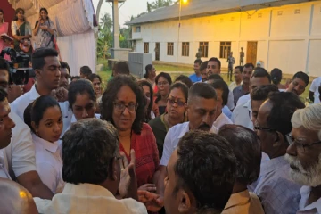 யாழ்ப்பாணத்தில் பிரதமர் பங்கேற்ற கூட்டத்தில் பதற்றம்