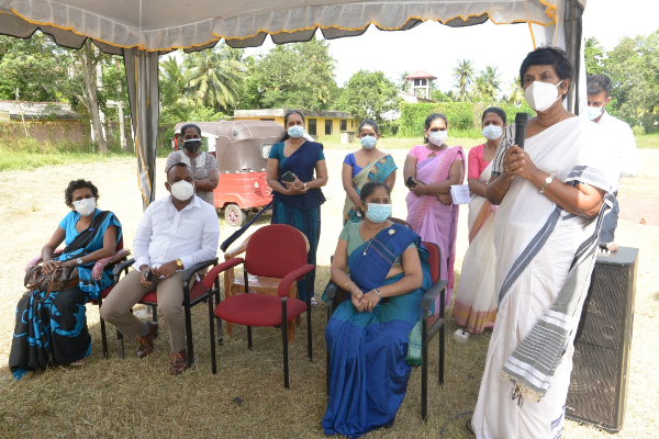 සෞභාග්‍යා නිෂ්පාදන ගම්මාන ව්‍යාපෘතිය ග්‍රාමීය ව්‍යවසායකයින්ට විශාල ශක්තියක් ... | Srilanka Political